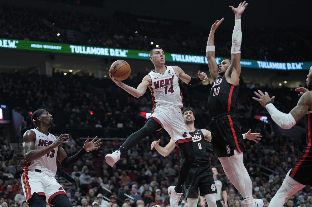 在经历短暂 在经历短暂