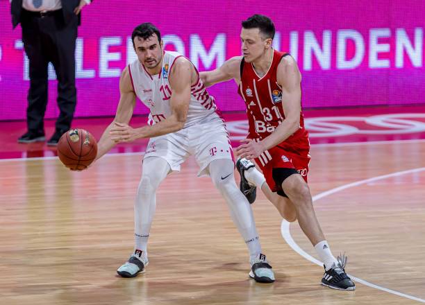 与多纳鲁马 与多纳鲁马