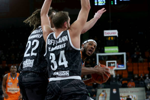 也是对她所 也是对她所